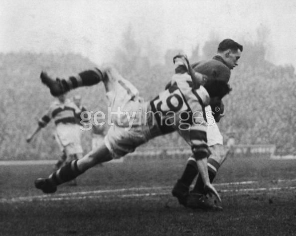 walthamstow-avenue-v-manchester-united-1953-action-2